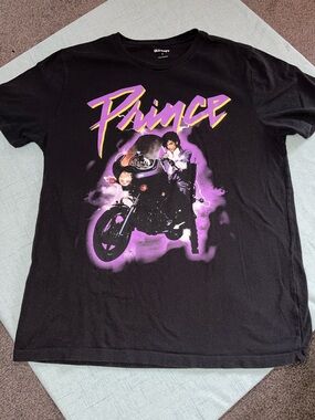 Prince PURPLE RAIN Graphic Tee size Medium OLD NAVY